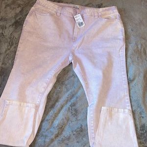 Denim acid pant. Color: Lavender